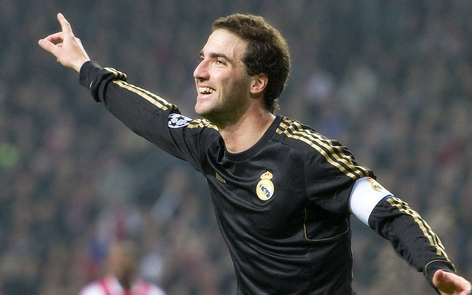 《电竞公益：用游戏传递爱心与温暖》，电竞公益活动